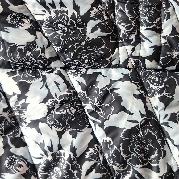 Vest - Picture 2 of 2